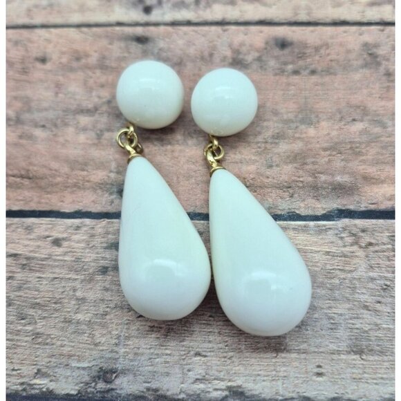 KJL Kenneth Jay Lane Retro Lucite White Teardrop Dangle Earrings Statement 2.5" - Picture 5 of 6